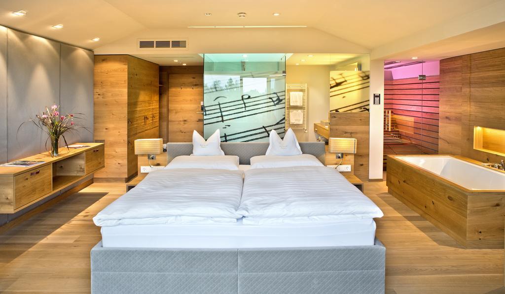 Genussdorf Gmachl - Hotel&Spa Bergheim Zimmer foto